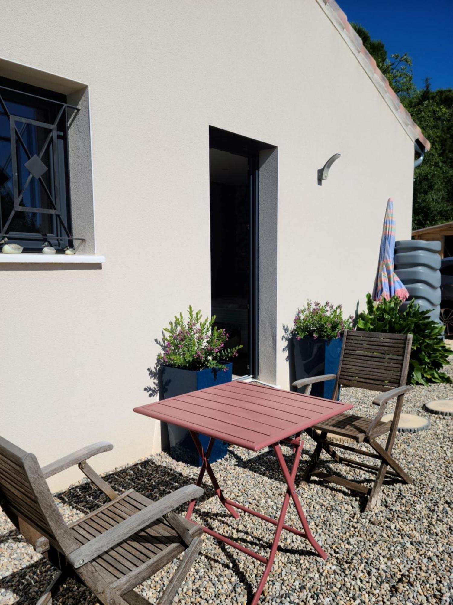Les Papillons D'Uzes Bed & Breakfast Saint-Laurent-la-Vernede Bagian luar foto